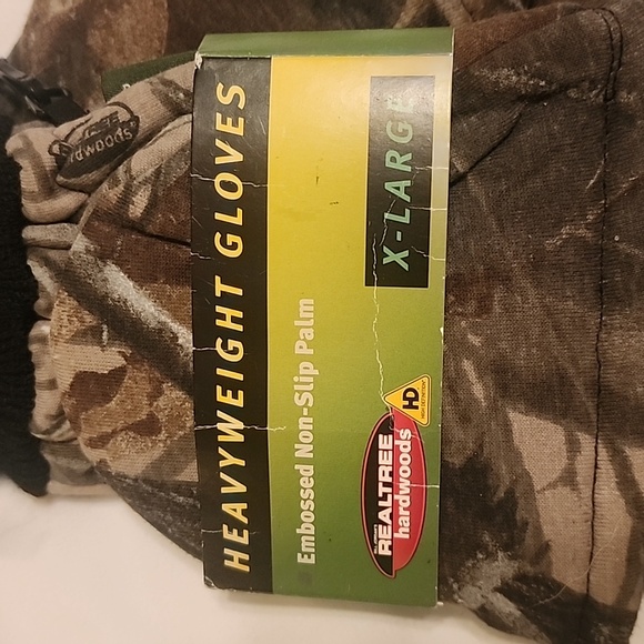 Remington Realtree hardwoods xl gloves - Picture 2 of 4